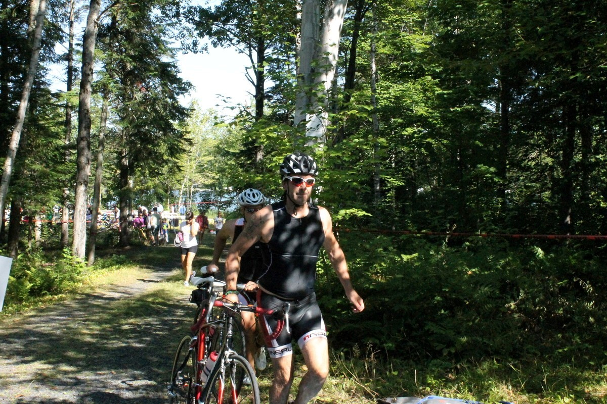 (299 photos) Plus de 150 braves pour le Premier Triathlon du Lac-Poulin