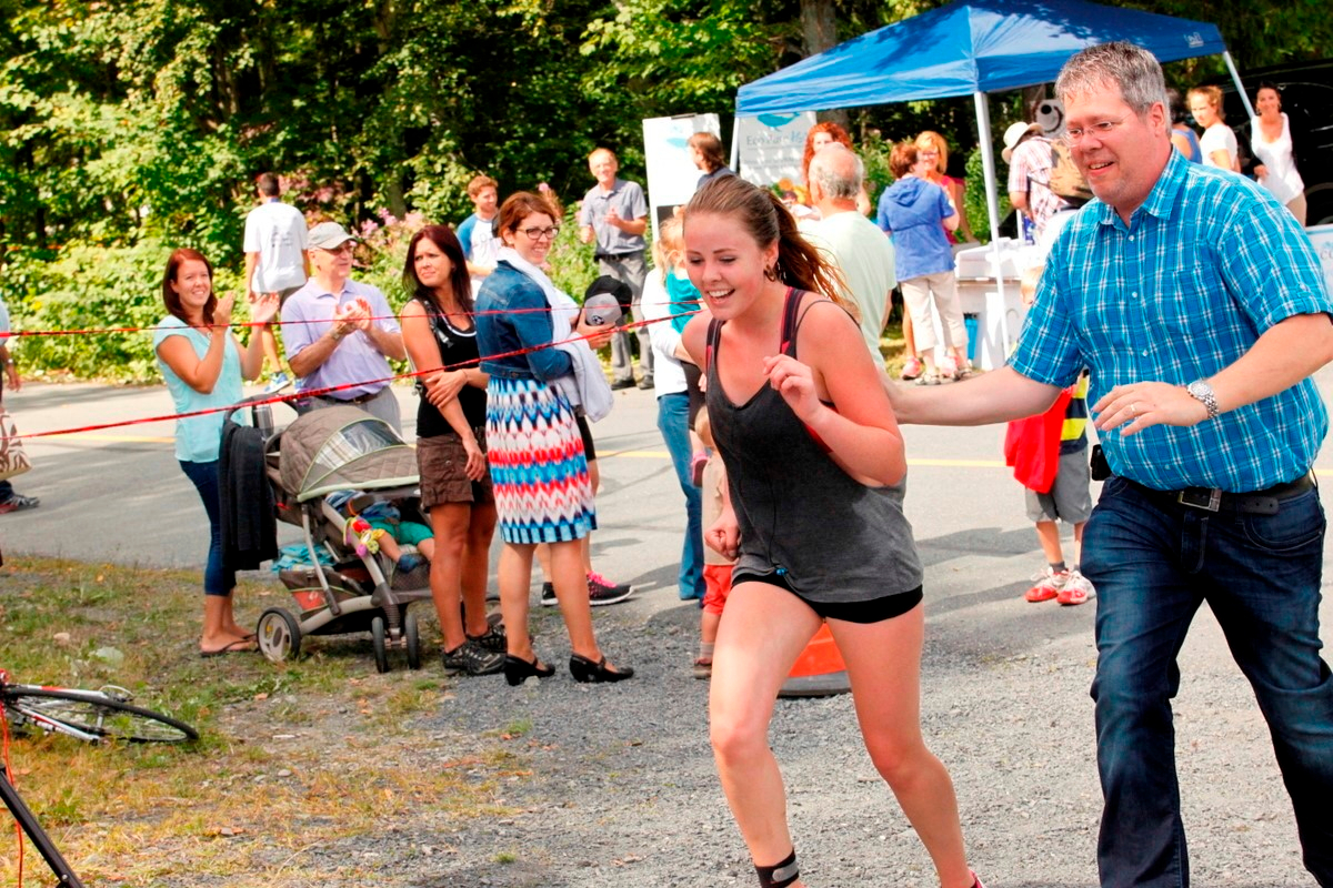 (299 photos) Plus de 150 braves pour le Premier Triathlon du Lac-Poulin