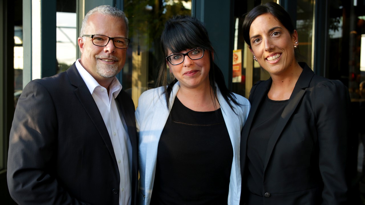 De gauche à droite: André Boily, directeur général de la Chambre de commerce de Saint-Georges, Caroline Brassard, coordonnatrice des communications et des événements, ainsi que Catherine Leblanc, présidente de la Chambre de commerce de Saint-Georges.