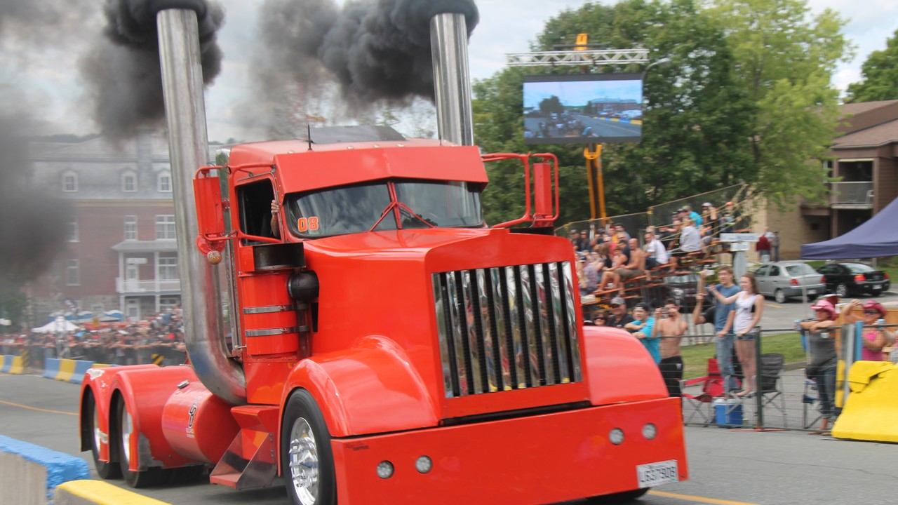 Les courses d’accélération de camions sont lancées