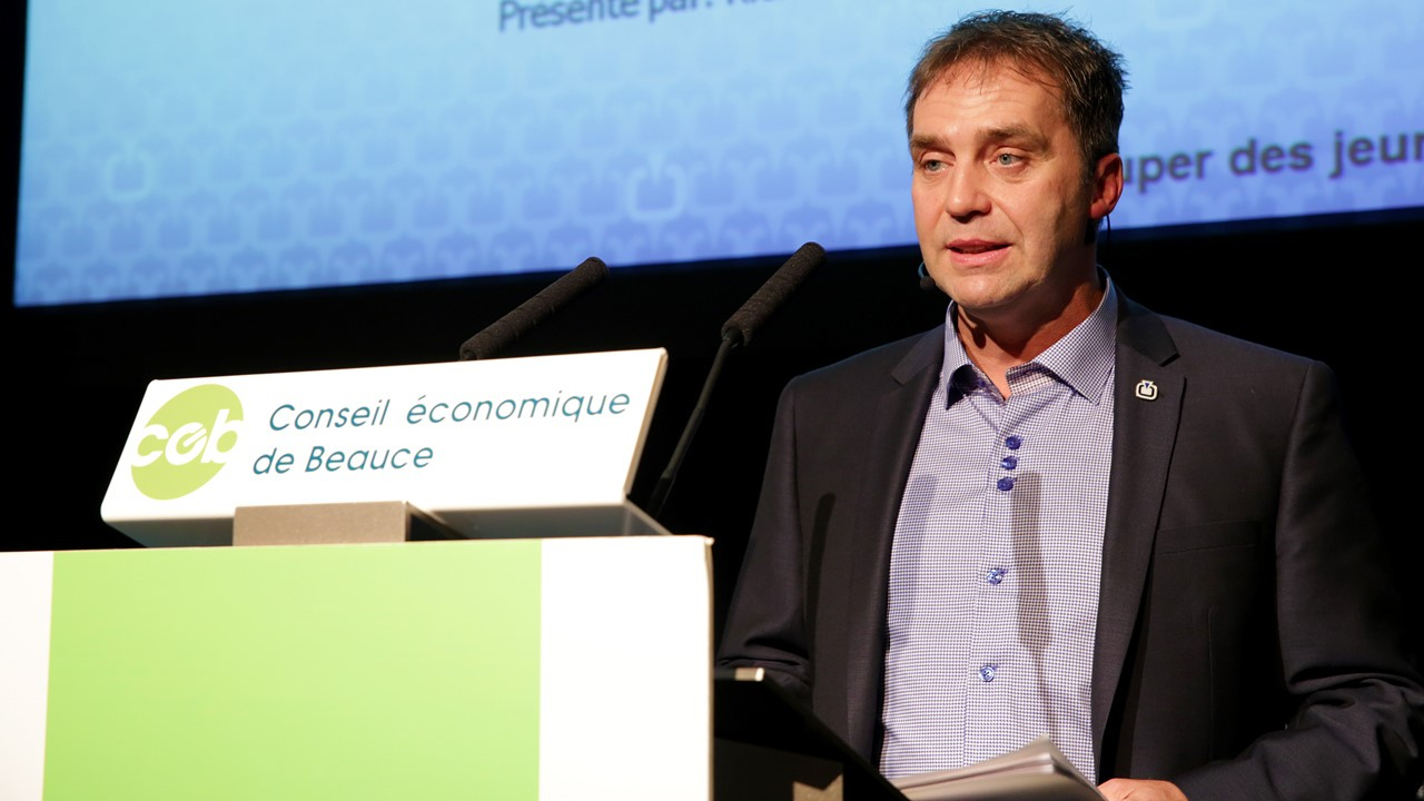 Richard Poulin, chef de la direction chez Komutel lors de la 29e édition du souper des jeunes gens d'affaires organisé par le conseil économique de Beauce.