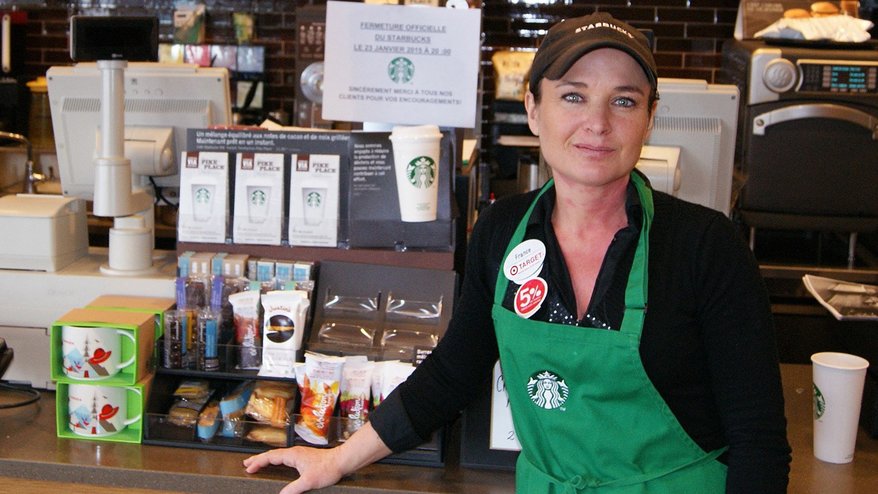 France Beaulac, gérante du Starbuck's à Saint-Georges.