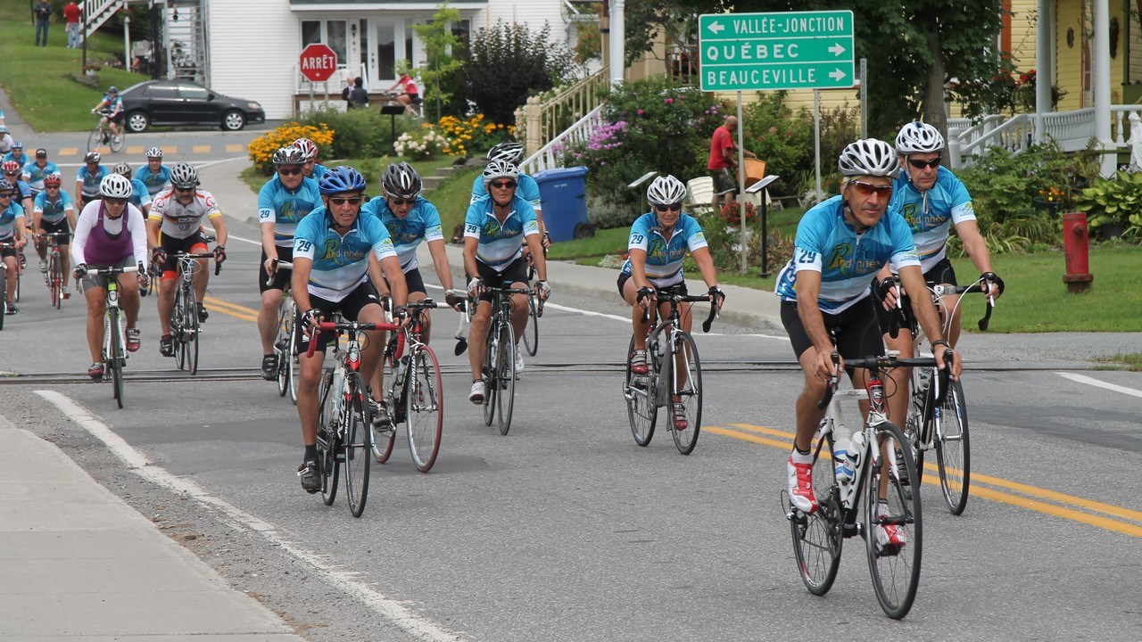 La « Randonnée Beauce 2015 » avec Marie-Philip Poulin permet d'amasser 25 000 $ pour la piste cyclable