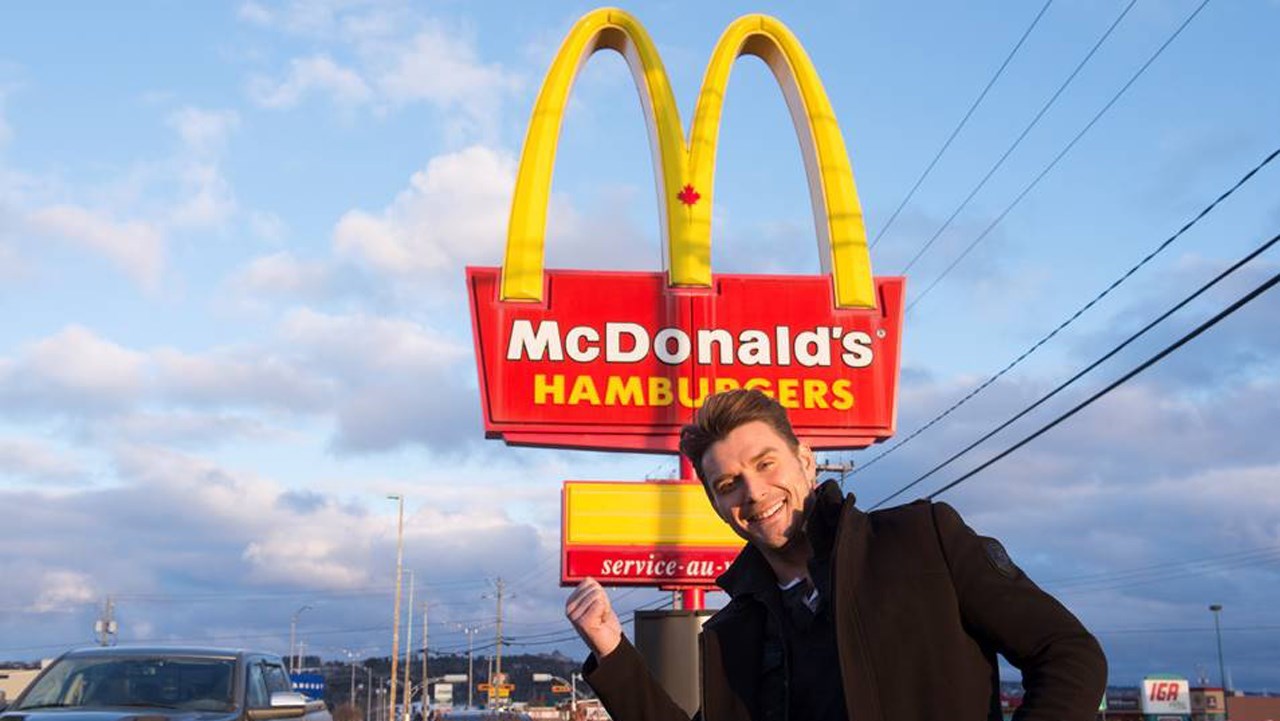 McDonald’s dévoile sa nouvelle publicité vidéo mettant en vedette le Beauceron Robby Johnson.