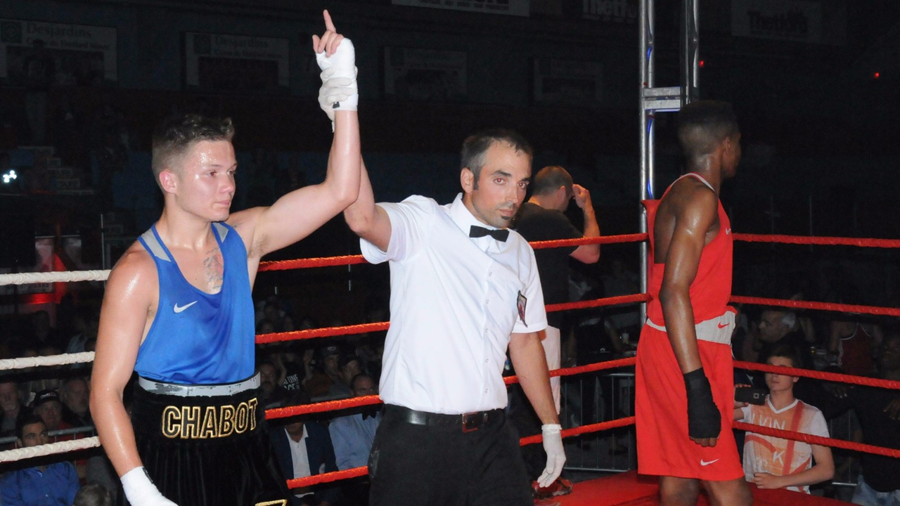 Kimmy St-Pierre l'emporte par TKO face à Pierre-Luc Martel
