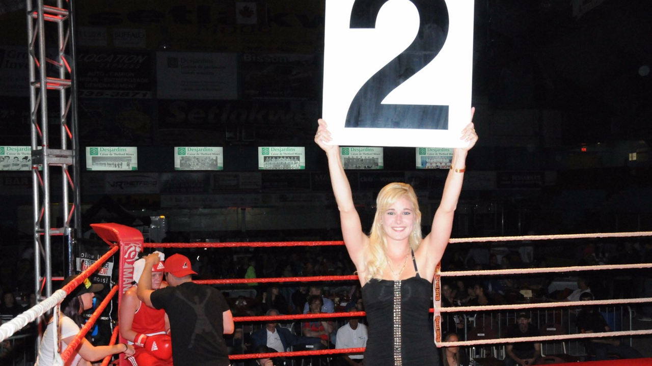 Kimmy St-Pierre l'emporte par TKO face à Pierre-Luc Martel