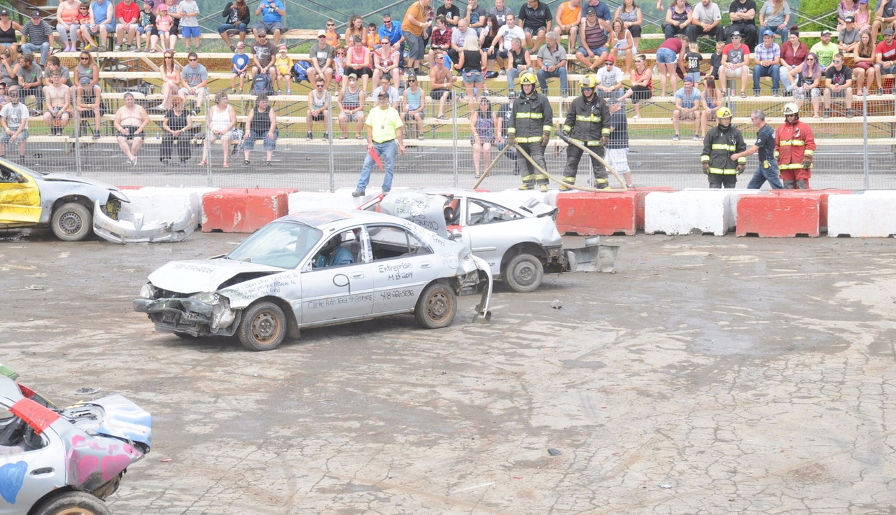 La 41e édition du derby de démolition de Saint-Victor est fracassante