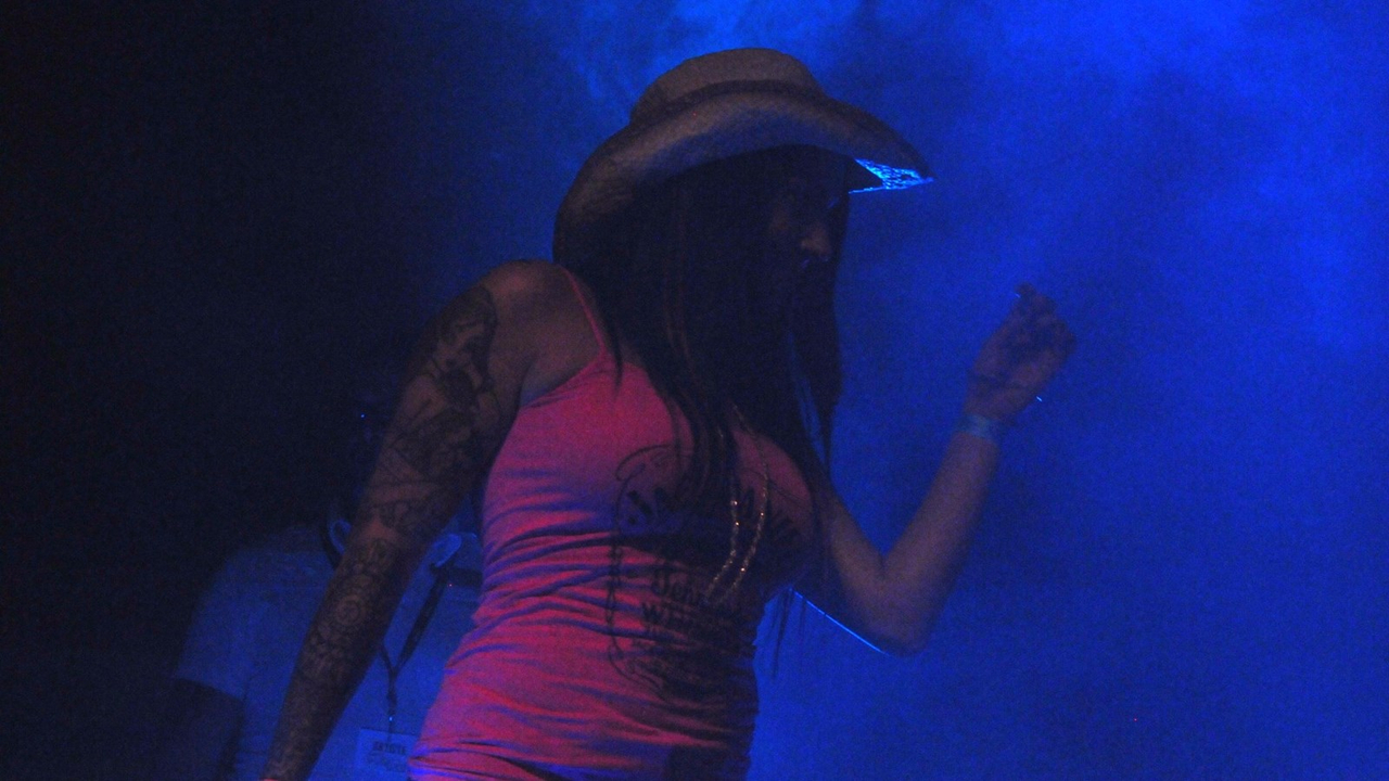 Le Coyote Ugly Party met le feu à Saint-Victor