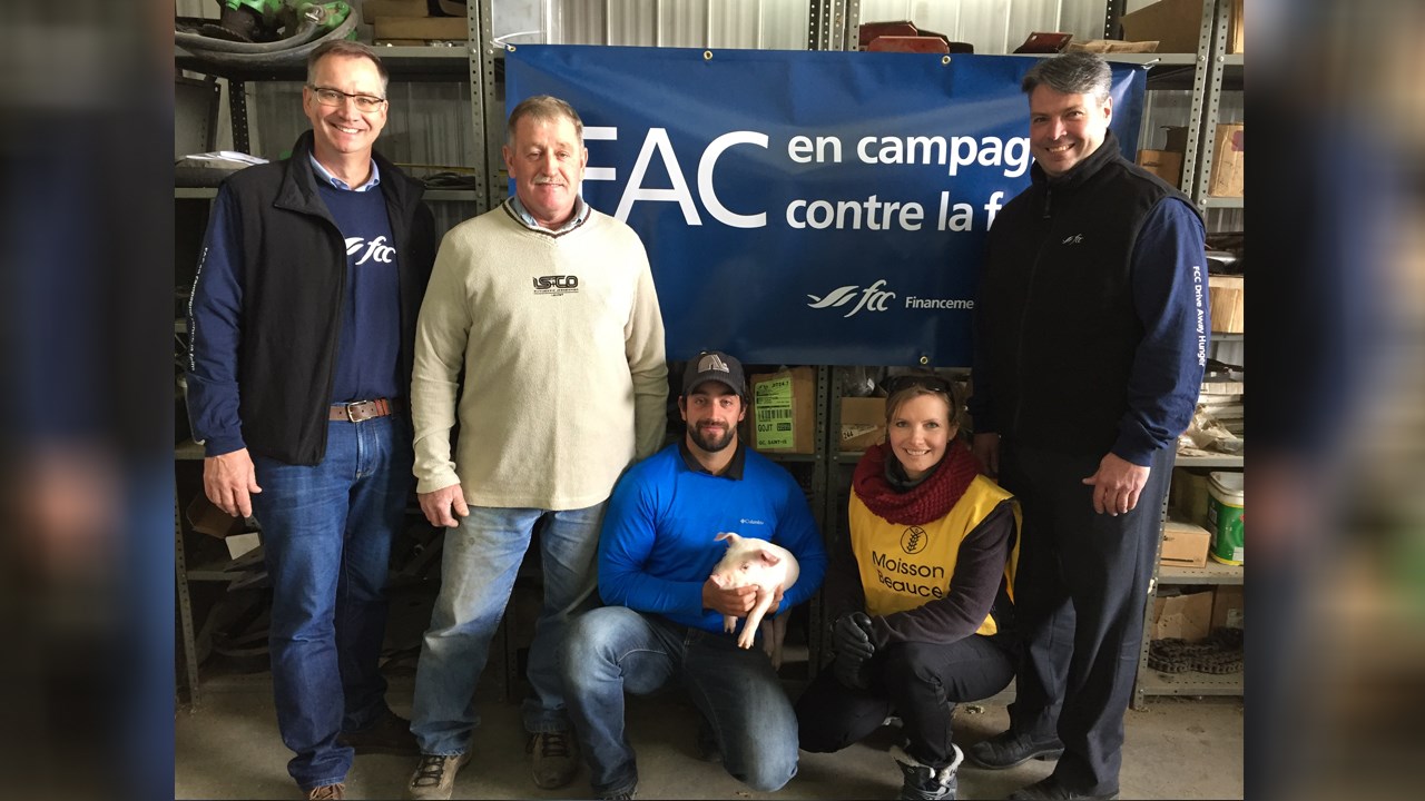 FAC en campagne contre la faim amasse des aliments en Beauce