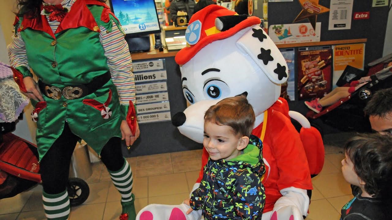 Le Père Noël et ses amis du pôle Nord font leur arrivée au Carrefour Saint-Georges