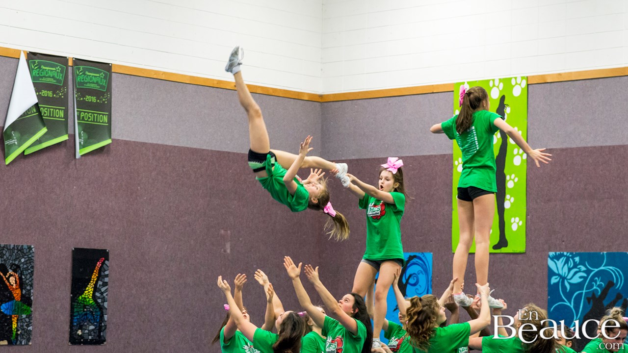 Les Jabs tenteront de se qualifier pour les championnats du monde de cheerleading