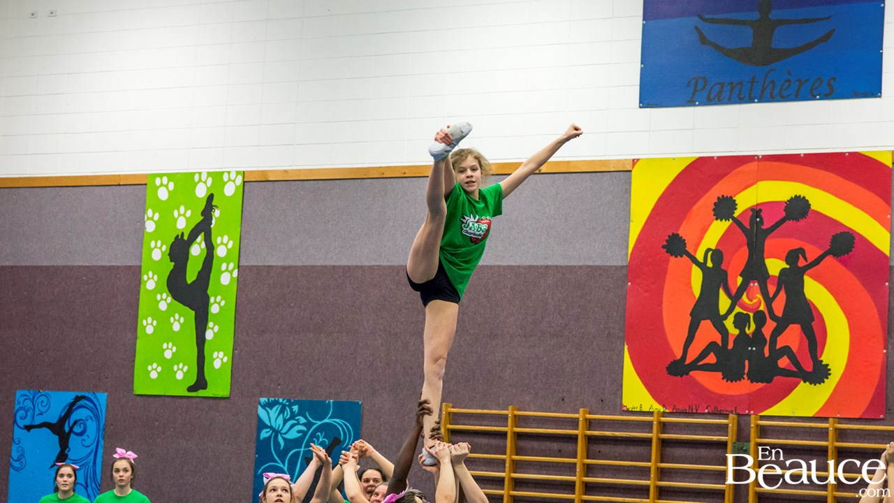 Les Jabs tenteront de se qualifier pour les championnats du monde de cheerleading