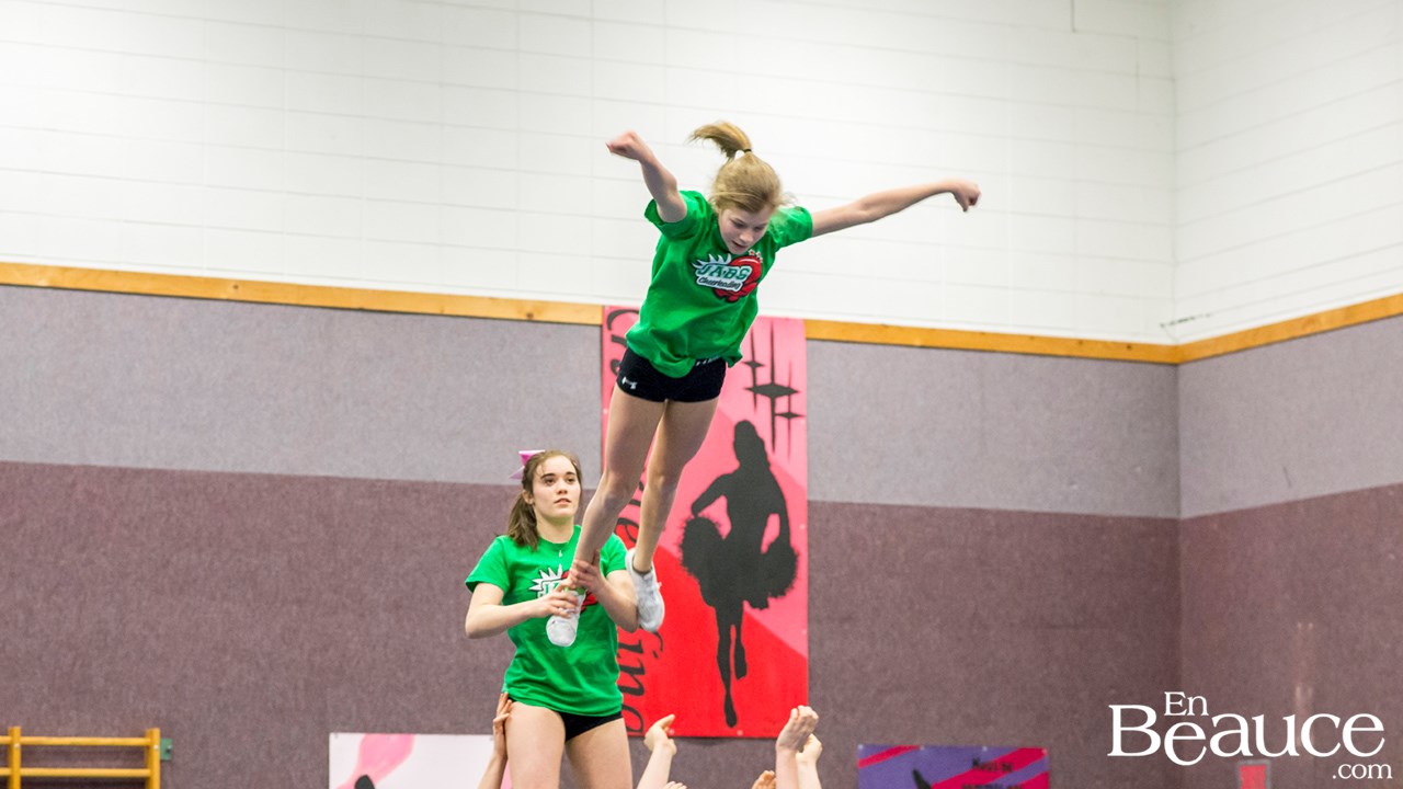 Les Jabs tenteront de se qualifier pour les championnats du monde de cheerleading