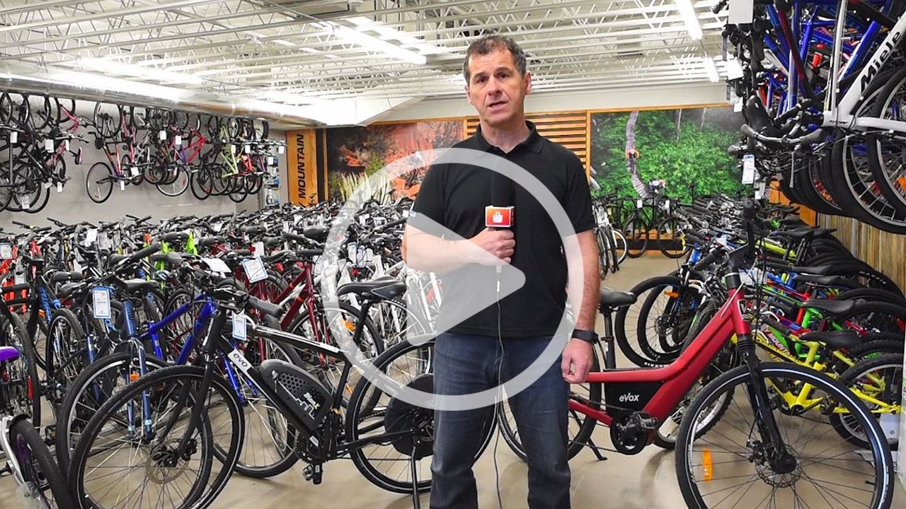 Pourquoi magasiner son vélo électrique chez Chronocité?