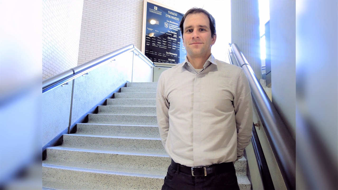 James Veilleux, originaire de Notre-Dame-des-Pins, est parmi les 32 finalistes à l'Agence spatiale canadienne pour obtenir un poste d'astronaute.
