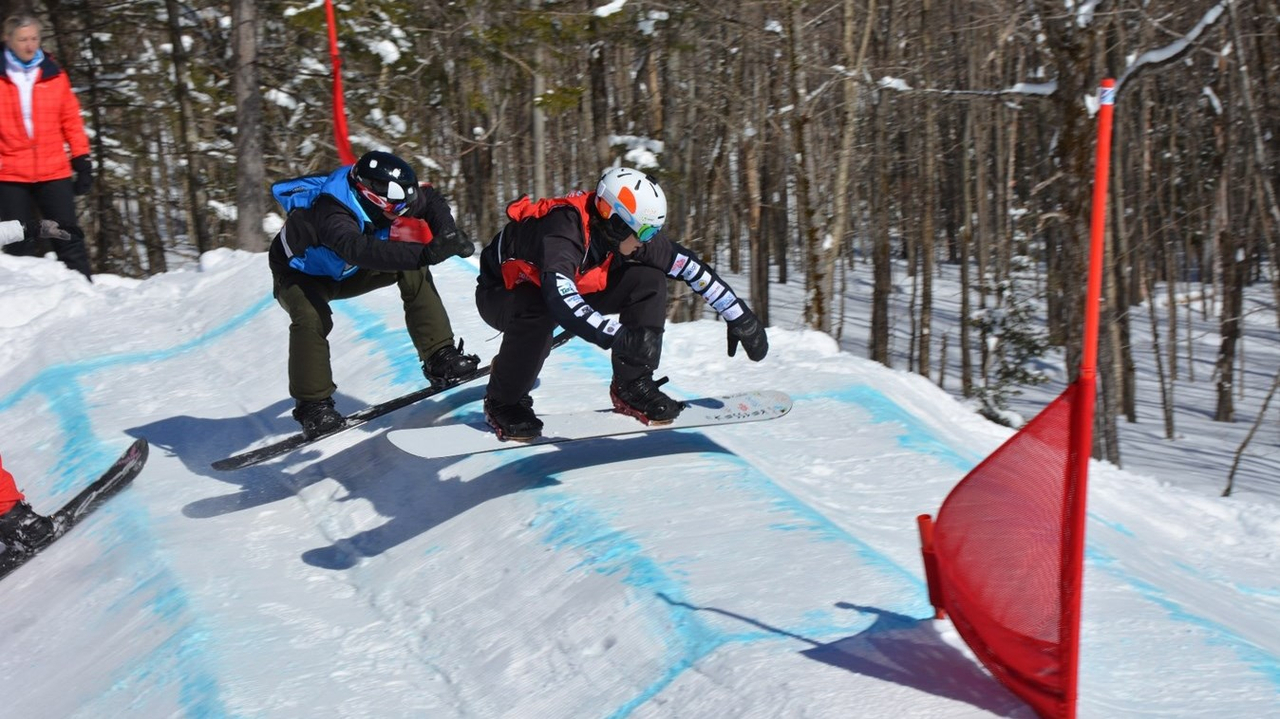 L'athlète de Sainte-Marie en snowboard cross Eliot Grondin.