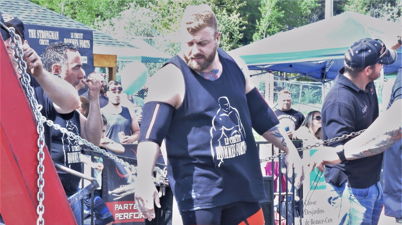 Le Championnat provincial des hommes forts du Québec attire les foules à Saint-Odilon