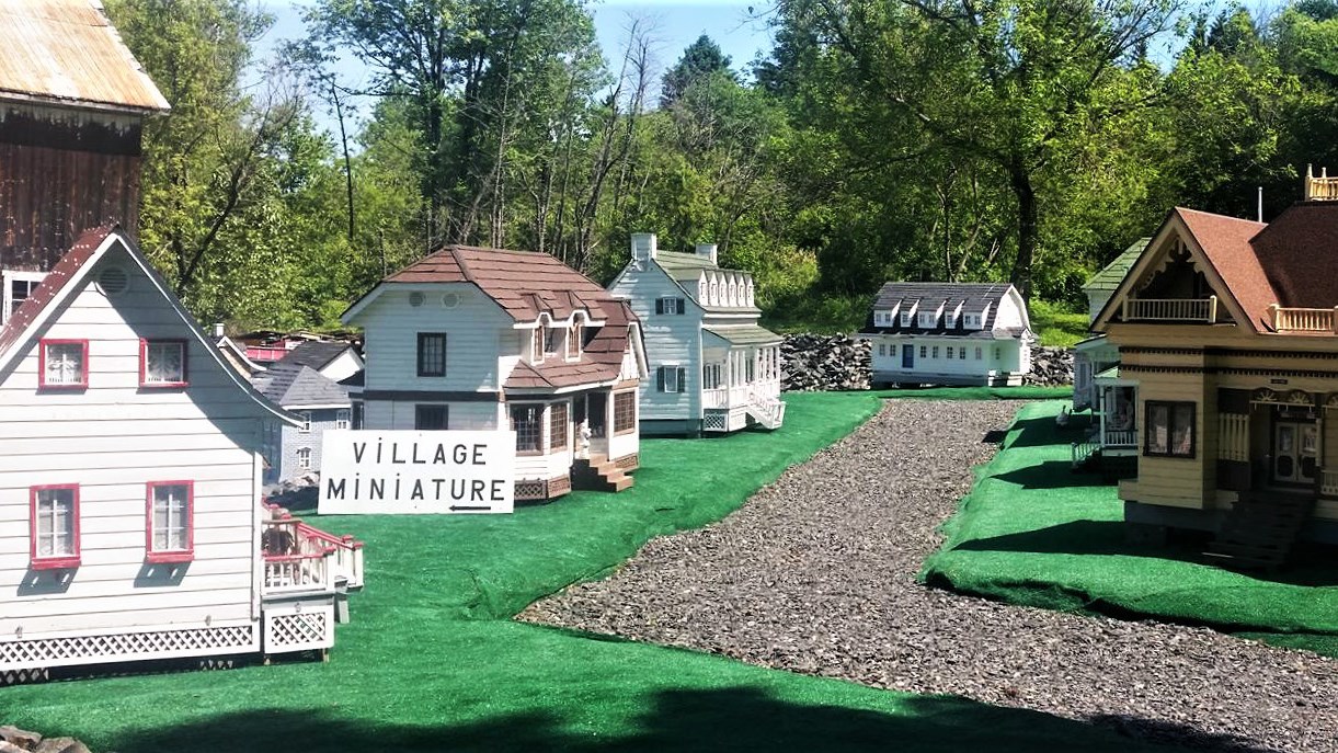 Le Village miniature Baillargeon à Notre-Dame-des-Pins.