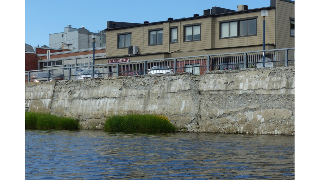 L'état du mur de soutènement de la Promenade Redmond à Saint-Georges en date du vendredi 14 juillet 2017.