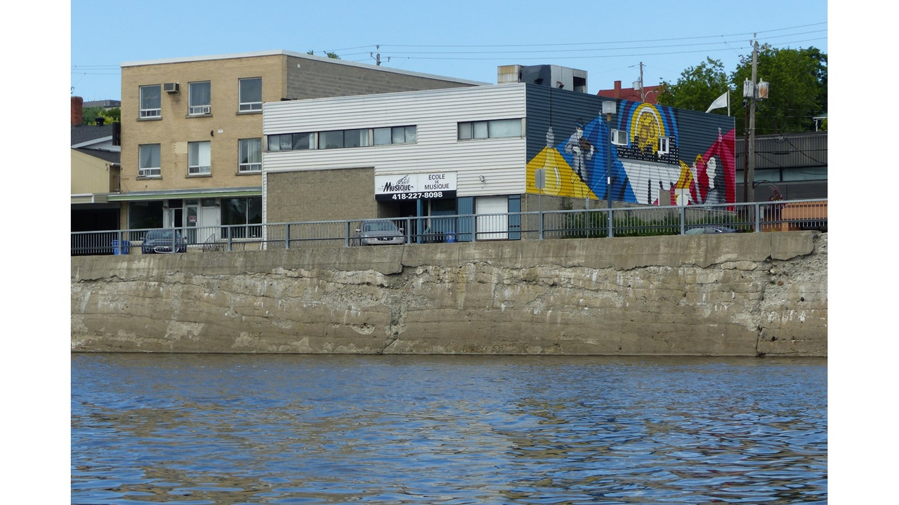 L'état du mur de soutènement de la Promenade Redmond à Saint-Georges en date du vendredi 14 juillet 2017.