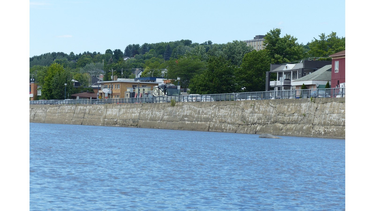 L'état du mur de soutènement de la Promenade Redmond à Saint-Georges en date du vendredi 14 juillet 2017.