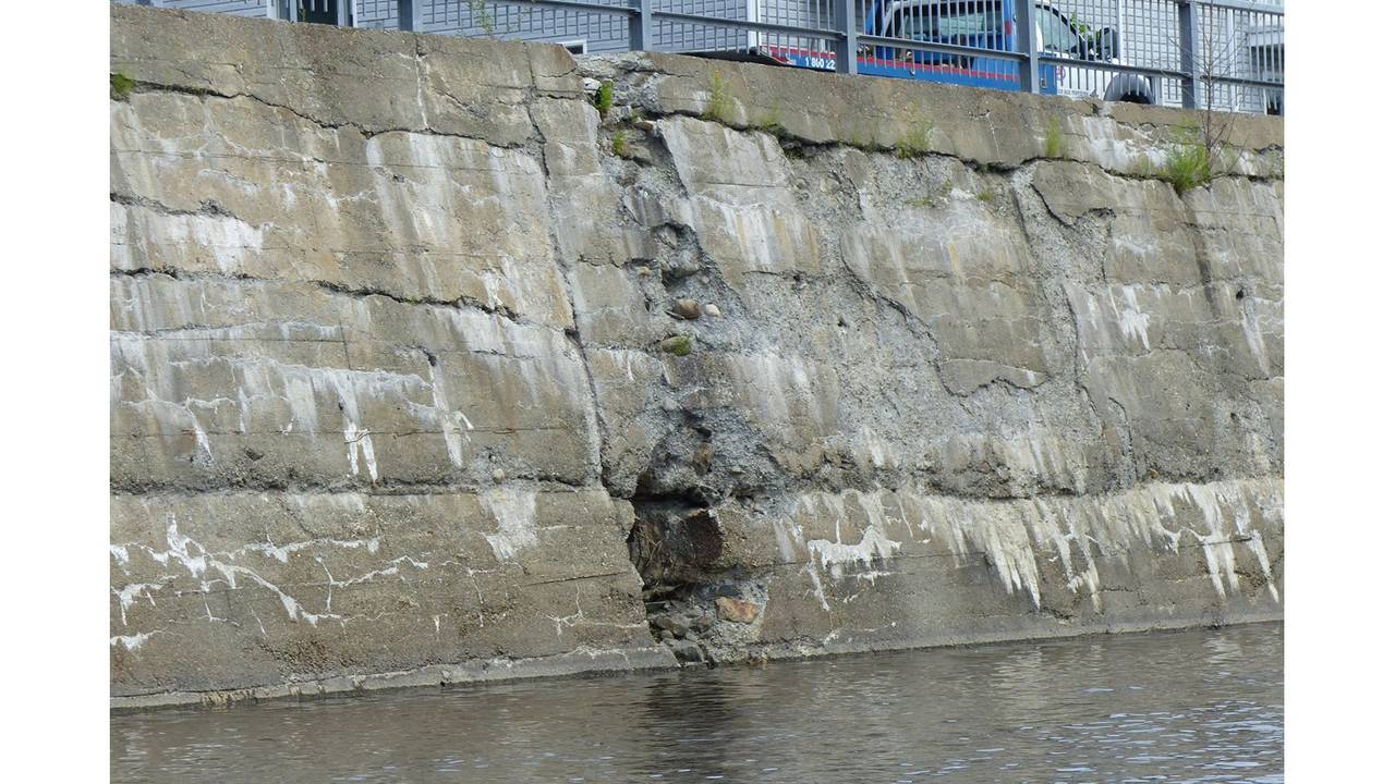 L'état du mur de soutènement de la Promenade Redmond à Saint-Georges en date du vendredi 14 juillet 2017.