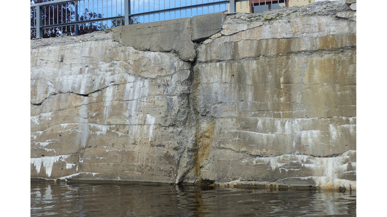 L'état du mur de soutènement de la Promenade Redmond à Saint-Georges en date du vendredi 14 juillet 2017.