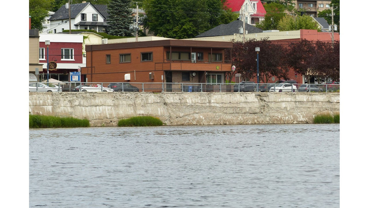 L'état du mur de soutènement de la Promenade Redmond à Saint-Georges en date du vendredi 14 juillet 2017.