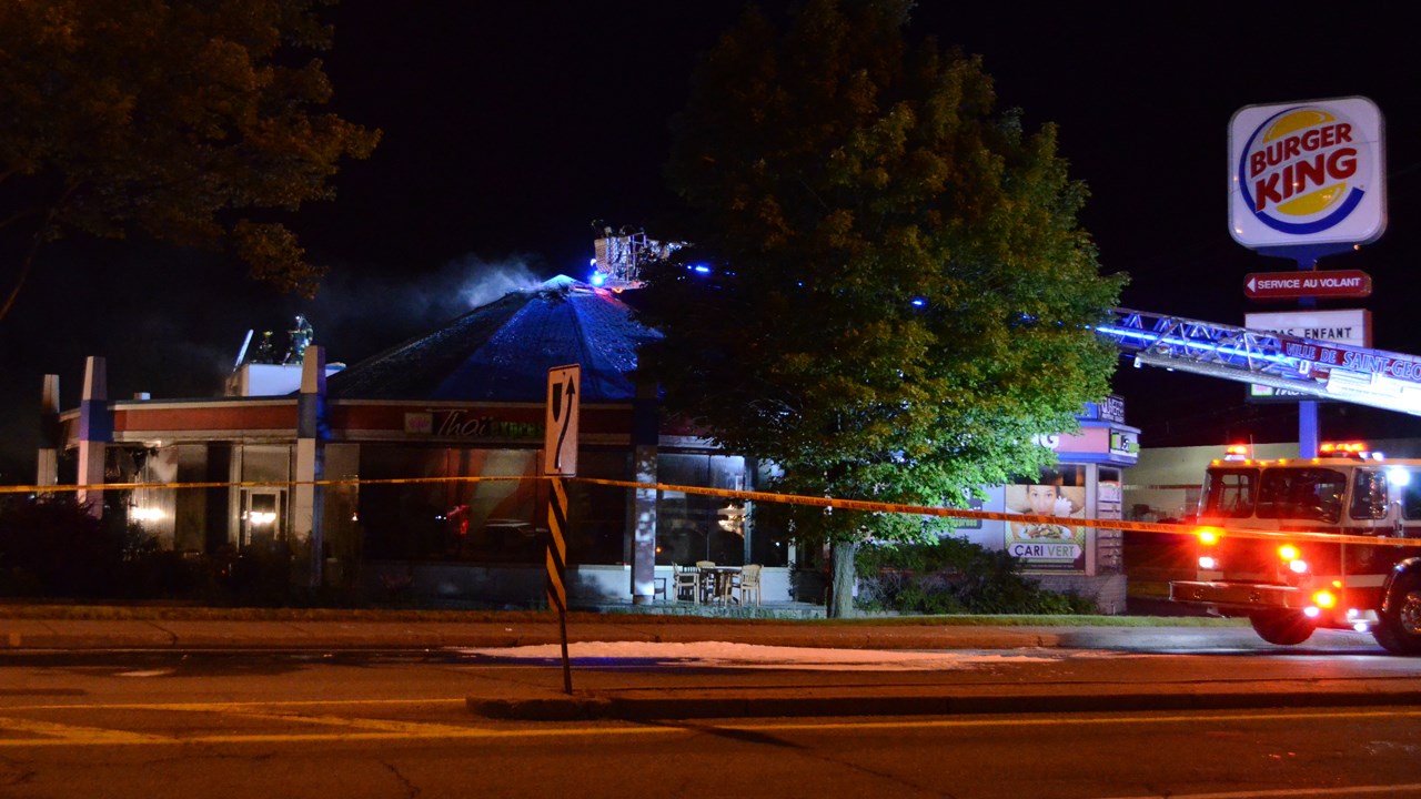 Un incendie causé par un véhicule ravage le Burger King de Saint-Georges