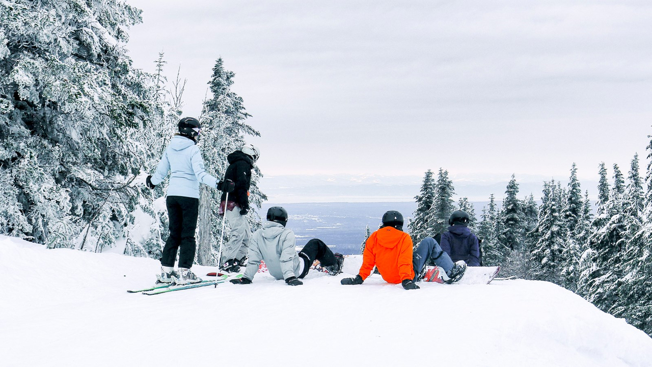 Toute l'équipe du Massif du Sud s'active à préparer au mieux la station pour l'hiver