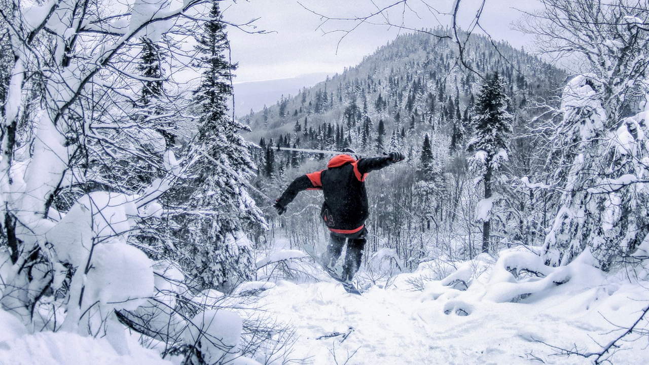 Toute l'équipe du Massif du Sud s'active à préparer au mieux la station pour l'hiver