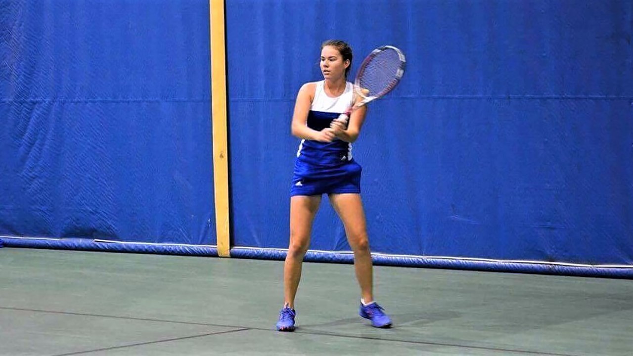 La joueuse de tennis AlexiAnn Drouin, qui a fait ses premières armes chez Tennis Beauce à Saint-Georges, habite maintenant à Sault Sainte-Marie (Michigan) aux États-Unis et étudie à la Lake Superior State University où elle fait partie de l'équipe sportive des Lakers.