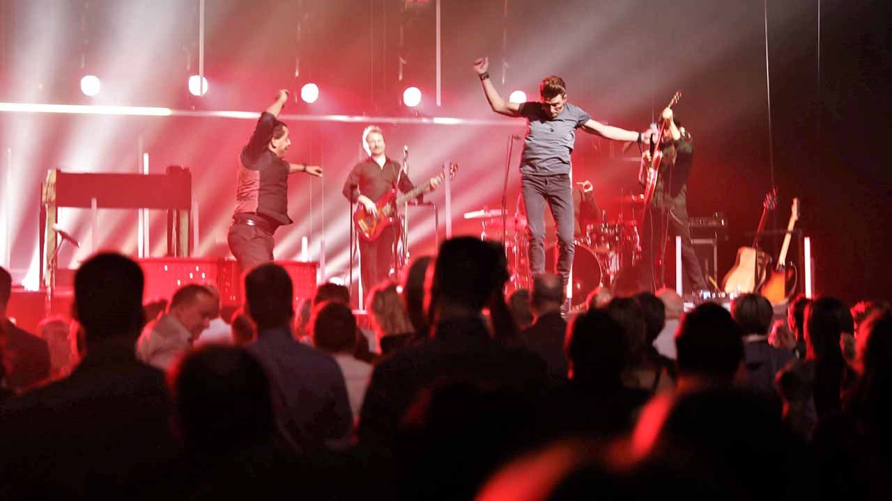 Robby Johnson, de Saint-Georges, a partagé la scène avec Gregory Charles pendant 12 soirs le mois dernier. Les représentations ont eu lieu du 12 au 31 décembre 2017 au Capitole de Québec. 