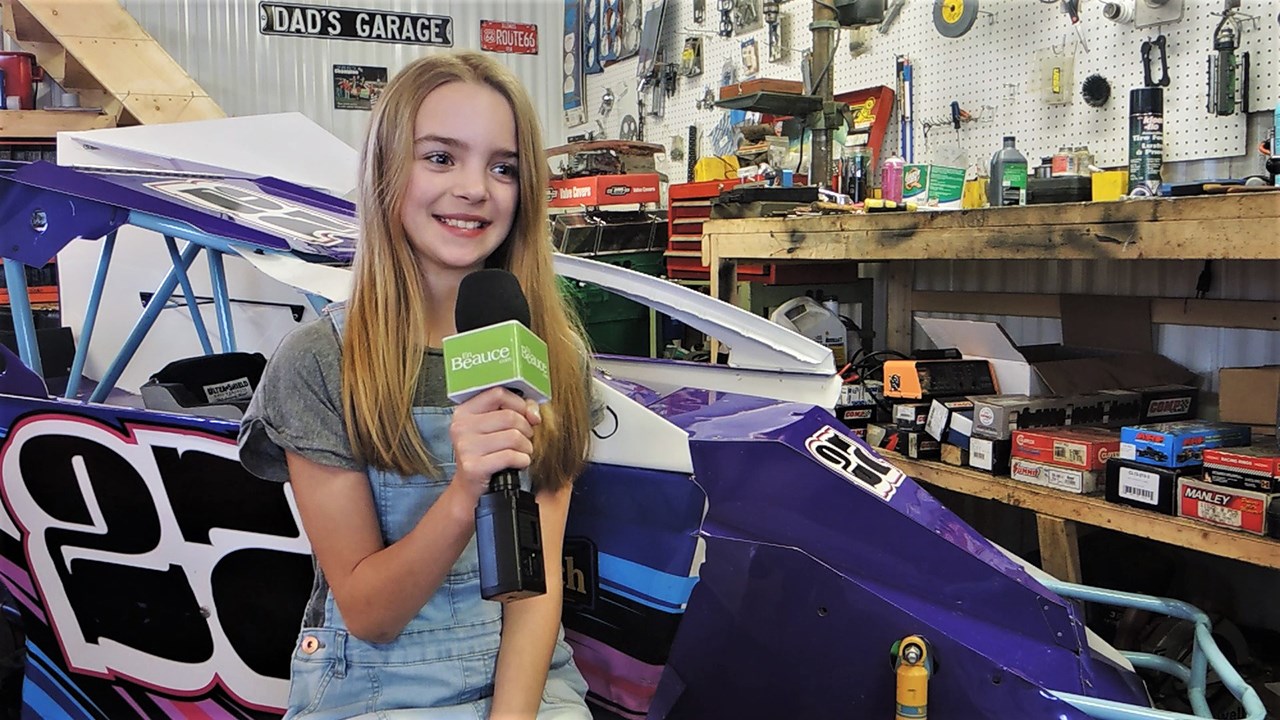 Chloé Grondin, de Saint-Georges, âgée de 10 ans, participera à sa première course automobile en carrière lors des 19 et 20 mai 2018 à l'Autodrome Chaudière de Vallée-Jonction.