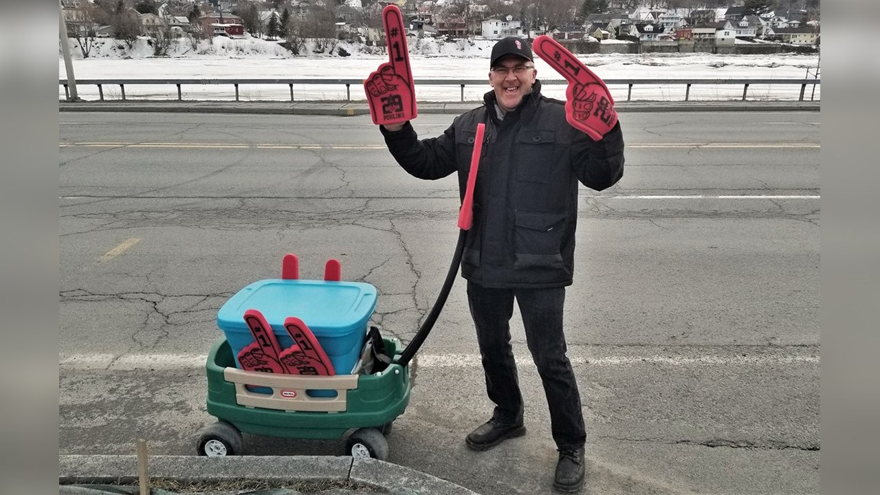 Une parade en l'honneur de Marie-Philip Poulin a attiré des centaines de personnes lors du samedi 31 mars 2018, dans les rues de Beauceville.