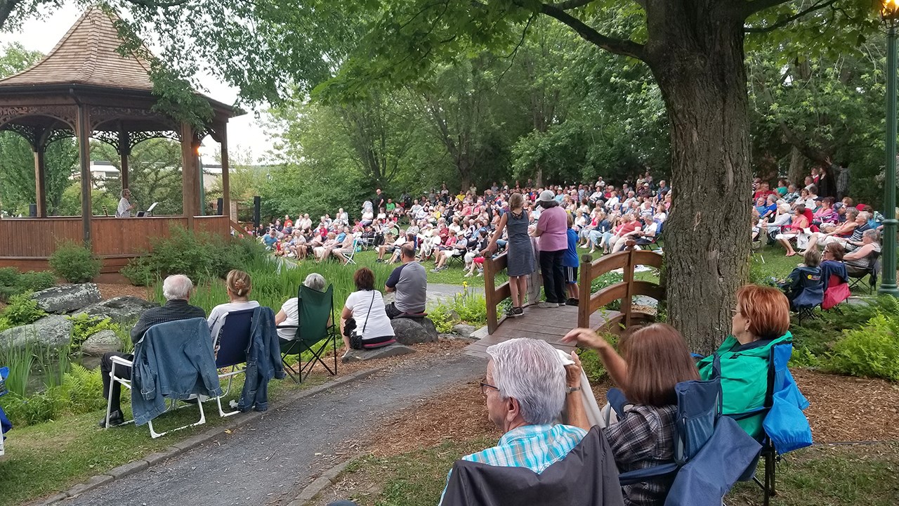 Beaucoup de monde pour le duo Madame et GasTon à l'Arboretum