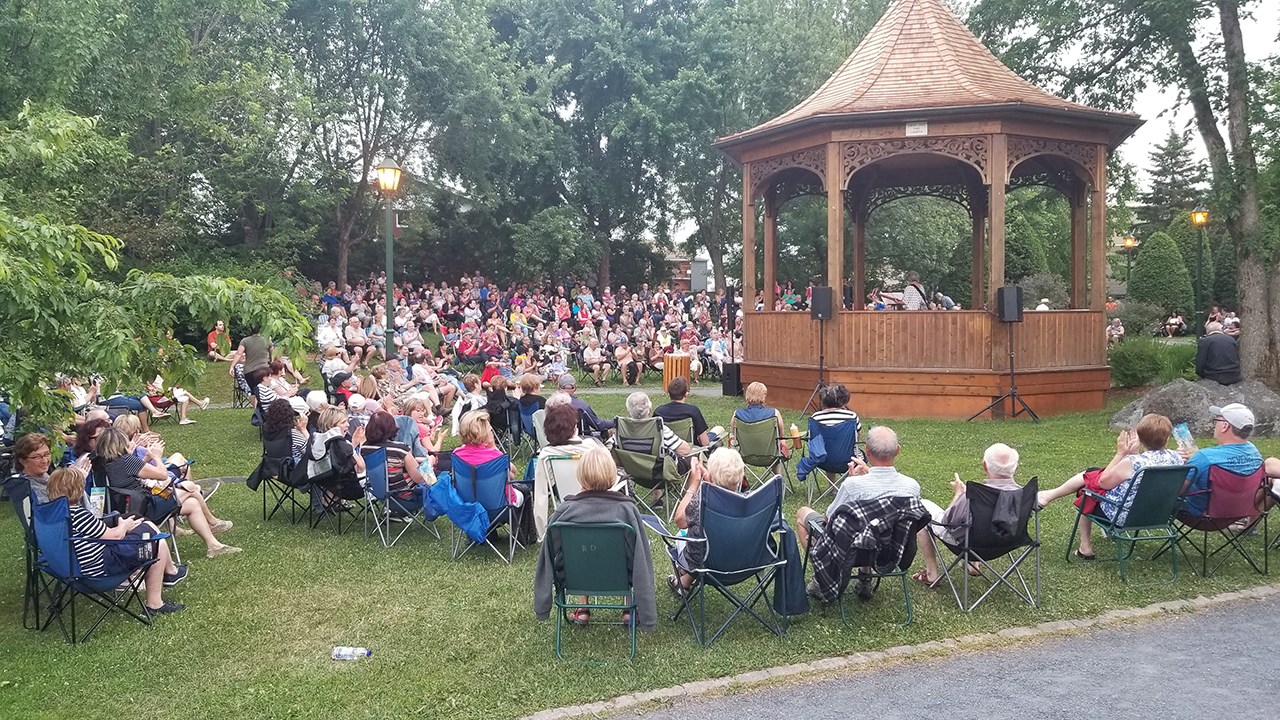 Beaucoup de monde pour le duo Madame et GasTon à l'Arboretum