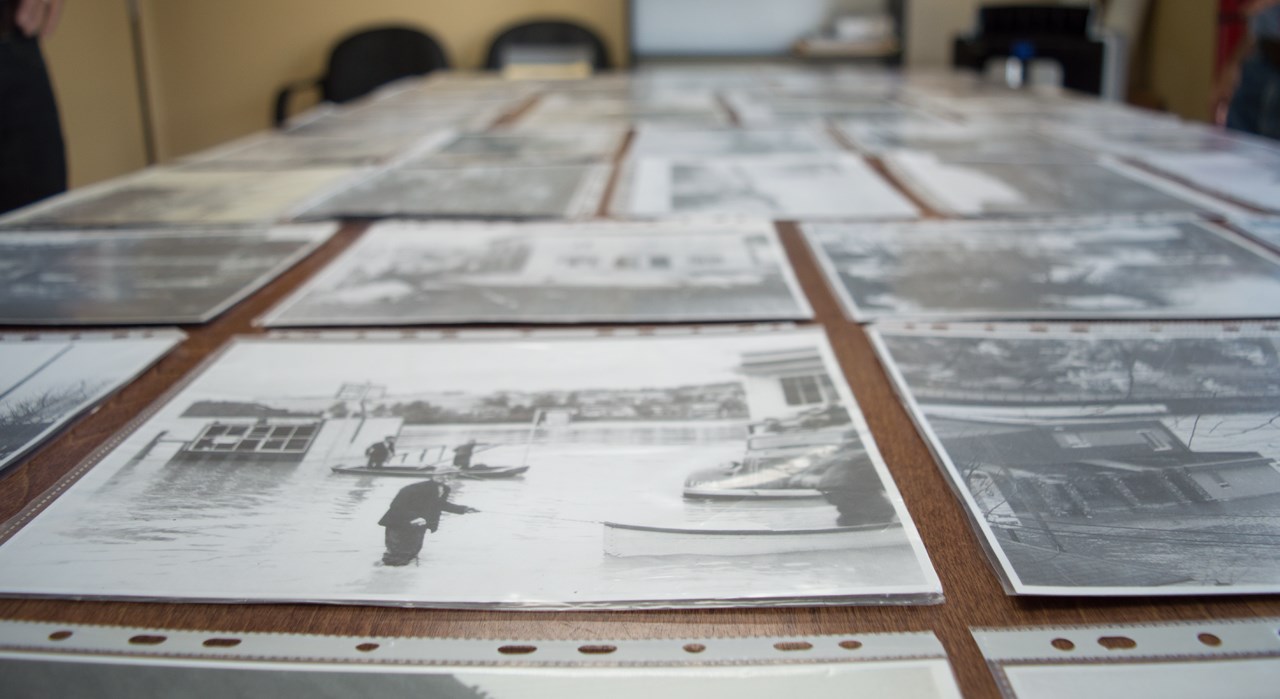 Exposition de photos d'archives de la ville de Beauceville présenté par M. Roland Poulin