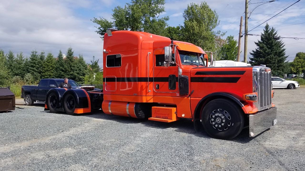 St-Joseph : les camions sont prêts pour le défilé