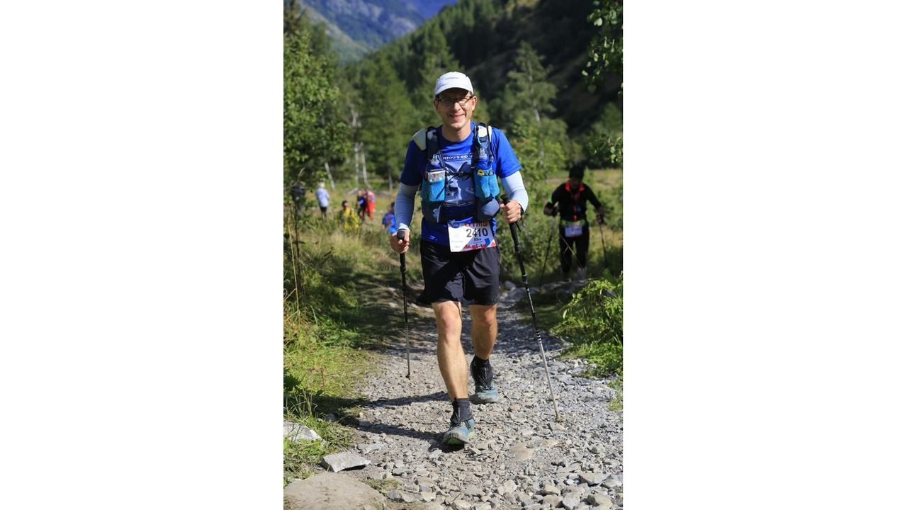 Originaire de la Beauce, il termine une course de 46h dans les Alpes