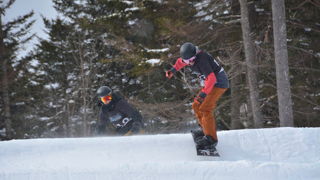 Jonathan Poulin s'est joint à l'équipe Québec de snowboard cross