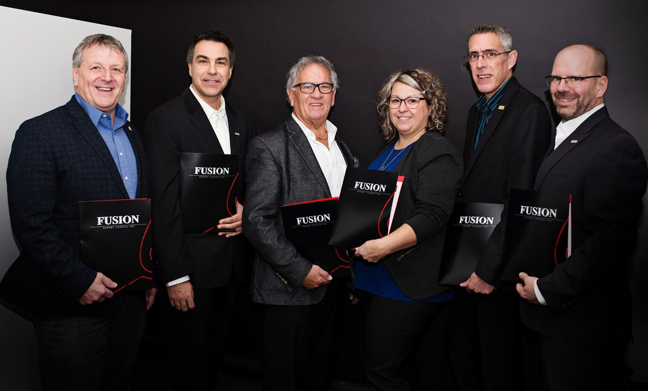 Sur la photo (de gauche à droite) :
Gaétan Vachon, Jacques Gilbert, Gilles Napert, Patricia Dumas, Stéphane Brown, Alain Chagnon.