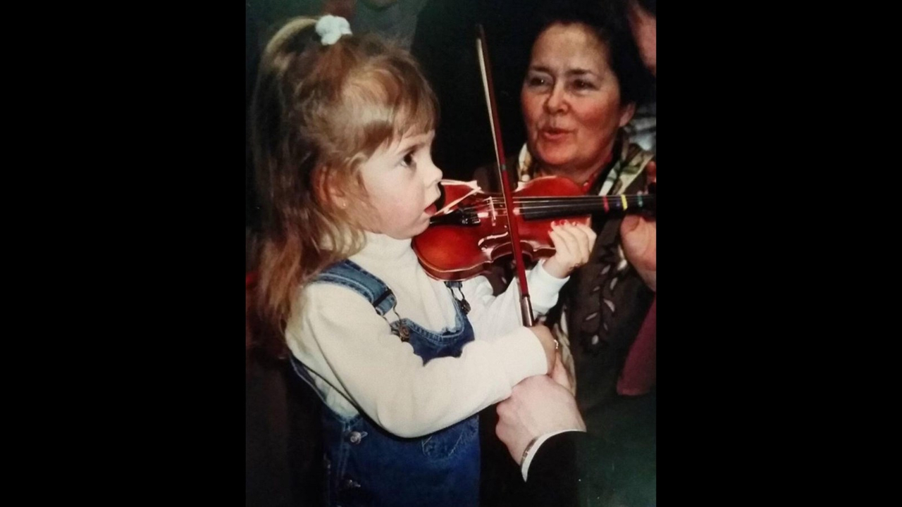 Marjorie avec son premier violon.