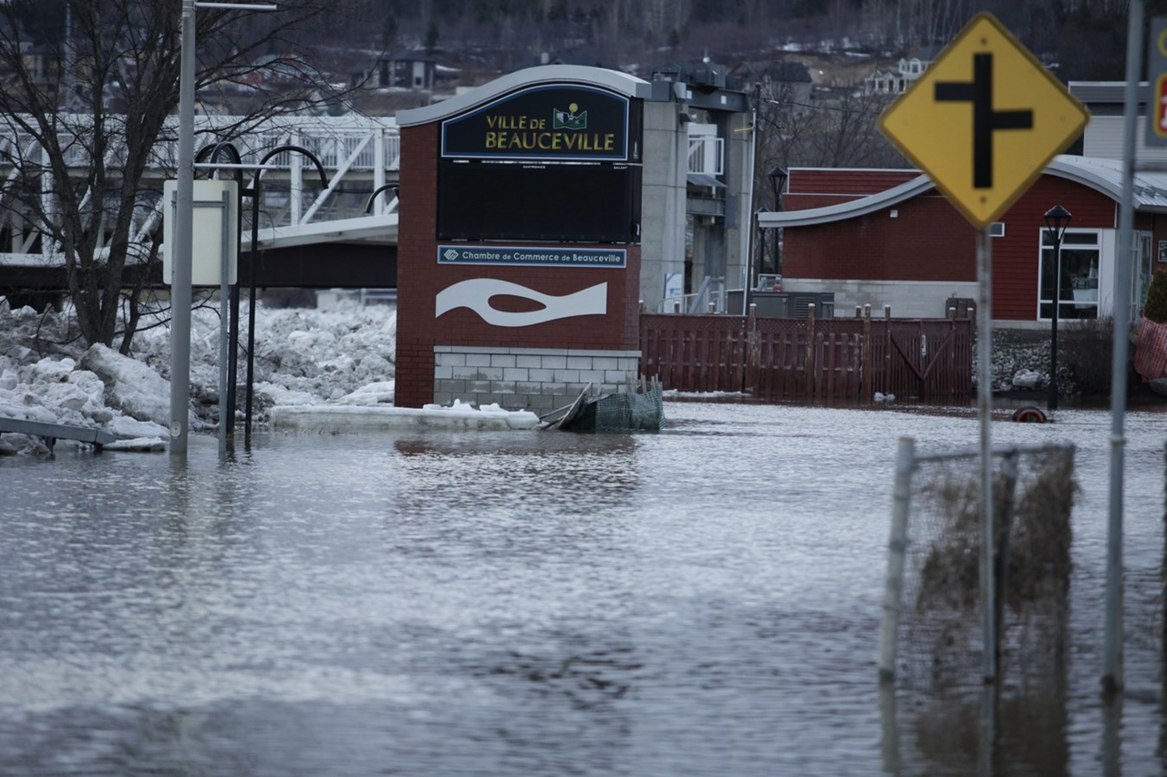 Inondation à Beauceville : images des rues à 19 h
