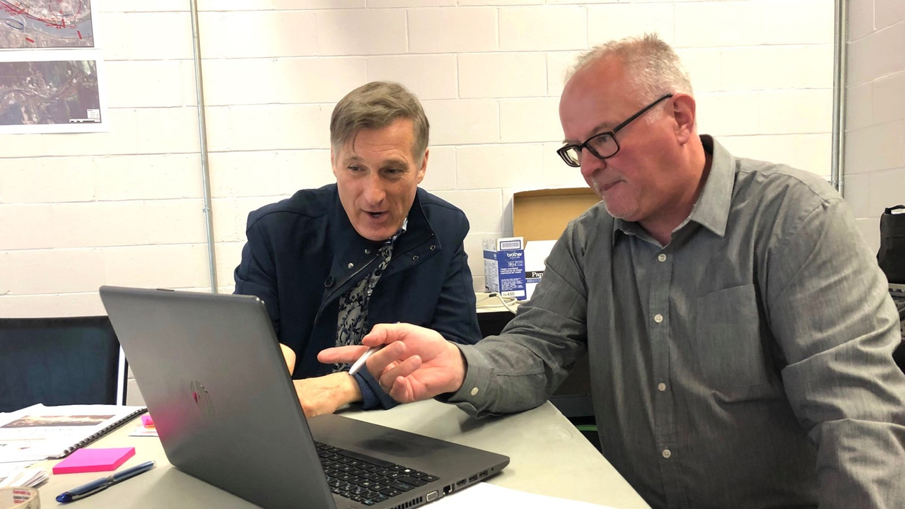 Maxime Bernier rencontrait les maires de la Beauce. 