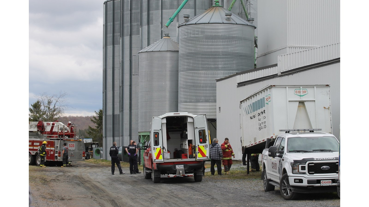 Chute dans un silo à grain : les blessures de l'homme ne seraient pas majeures