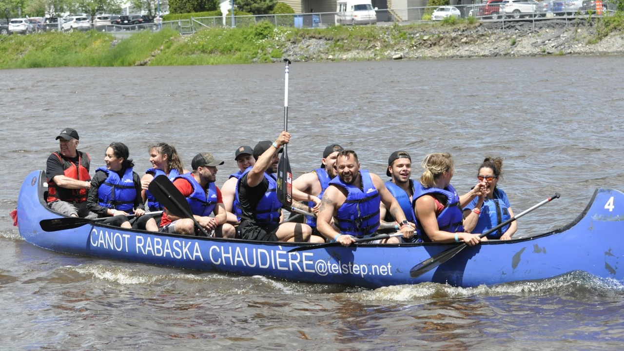Le Défi rabaska St-Georges Ford a réuni petits et grands sur le bord de la rivière