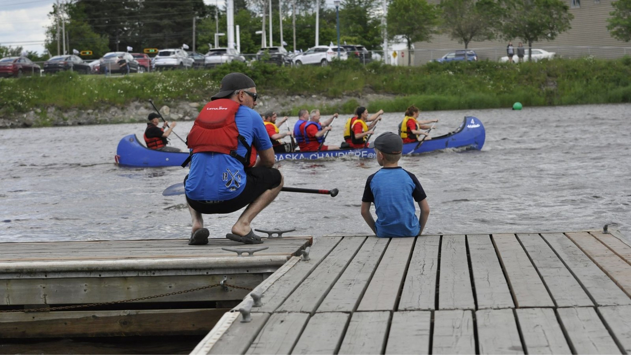 Le Défi rabaska St-Georges Ford a réuni petits et grands sur le bord de la rivière