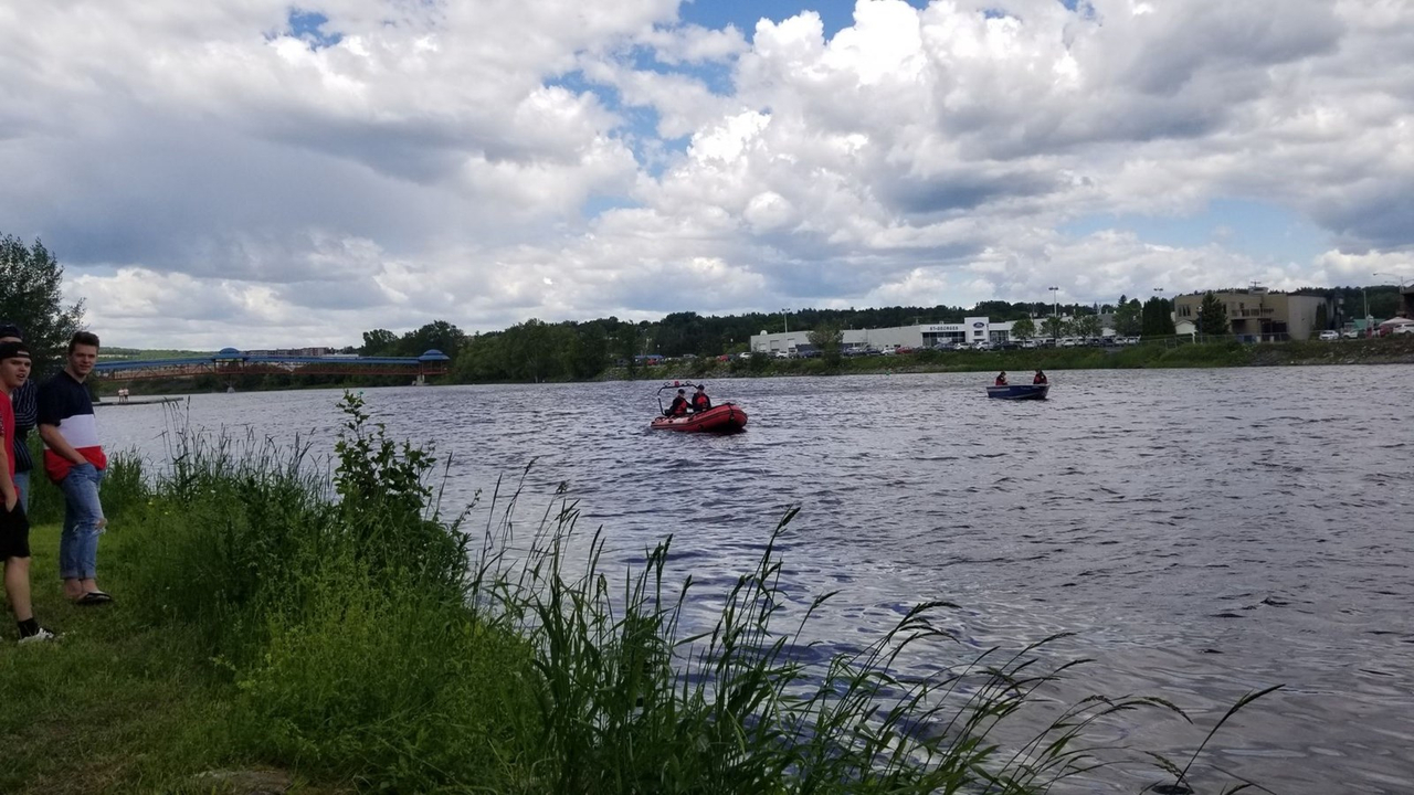 Le Défi rabaska St-Georges Ford a réuni petits et grands sur le bord de la rivière