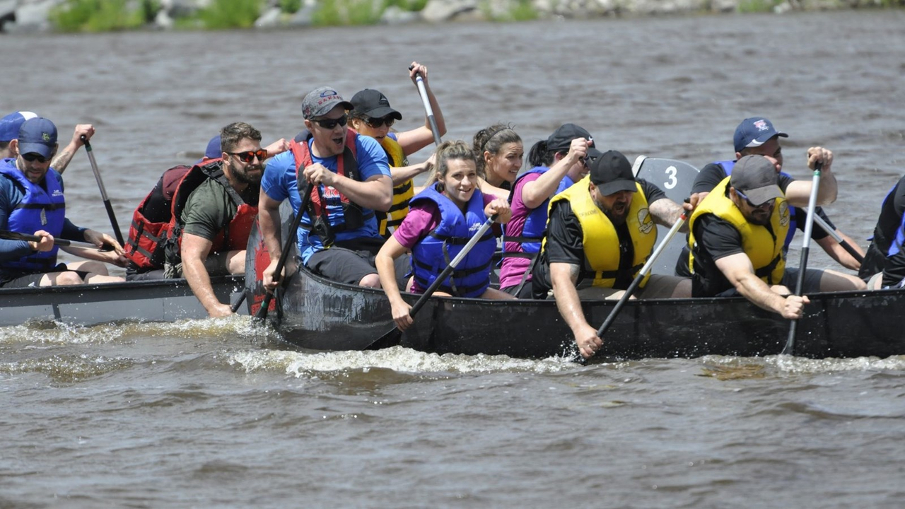 Le Défi rabaska St-Georges Ford a réuni petits et grands sur le bord de la rivière